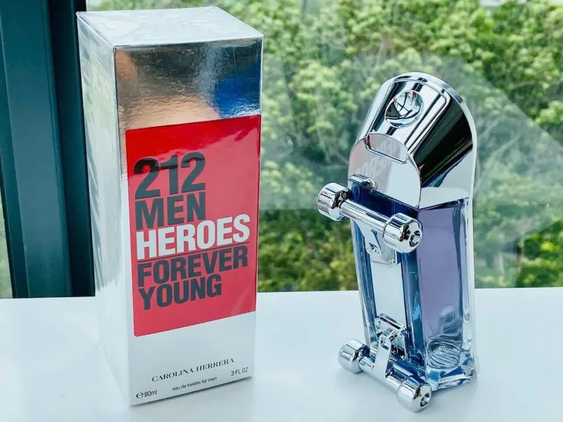 Carolina Herrera 212 Heroes: Nước Hoa Nam Cá Tính Đột Phá với Hương Thơm Thuần Chay