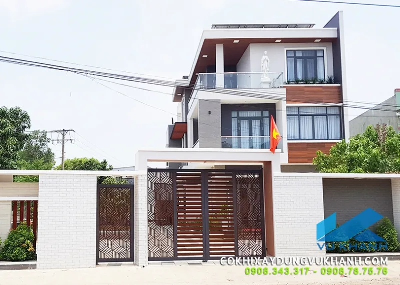Cổng sắt mở hai cánh tự động với thiết kế hiện đại nhất