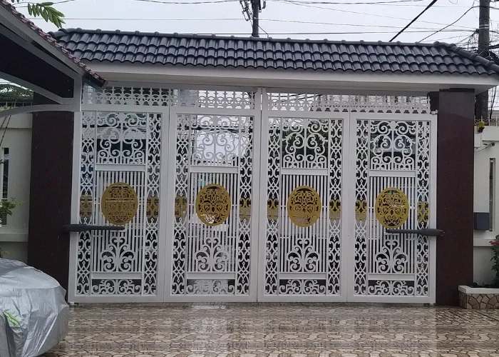 Cổng mở tự động hai cánh hoa văn cnc