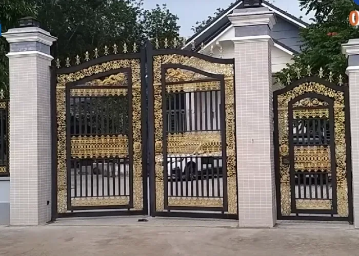 Cổng sắt cnc Vàng Đen