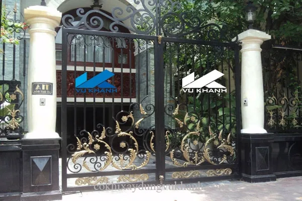 Cửa Cổng Sắt Mỹ Thuật Vũ Khanh Đúc Hình Hoa