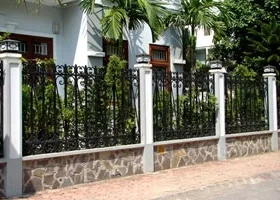 Hàng rào sắt mạ kẽm Vũ Khánh