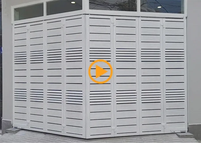 Cổng Sắt Ốp Gỗ Công Nghiệp Mở Cửa 8 Cánh Tự Động - Motor Âm Sàn Ý: Sự Kết Hợp Hoàn Hảo Giữa Cổng Sắt Và Gỗ Công Nghiệp
